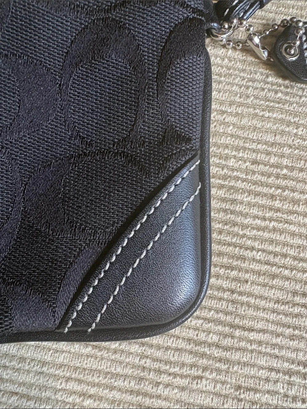 Coach wristlet black